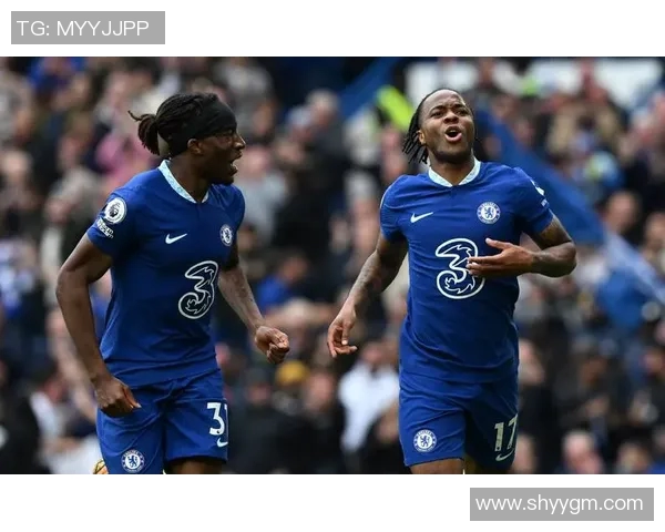 切尔西更衣室风波再起斯特林与恩佐训练场冲突引发关注 切尔西更衣室风波再起斯特林与恩佐训练场冲突引发关注