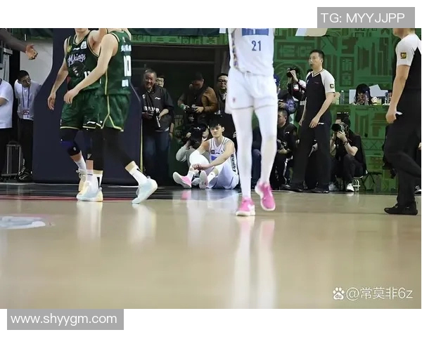 曾凡博:从青涩新星到篮球赛场的璀璨之光,未来可期的篮球梦想之路 曾凡博:从青涩新星到篮球赛场的璀璨之光,未来可期的篮球梦想之路