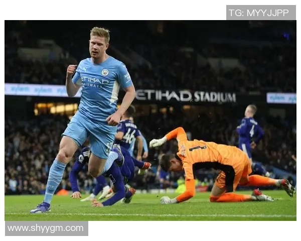 克罗斯在足球场上的传奇之路与未来展望：从天才少年到世界级中场大师