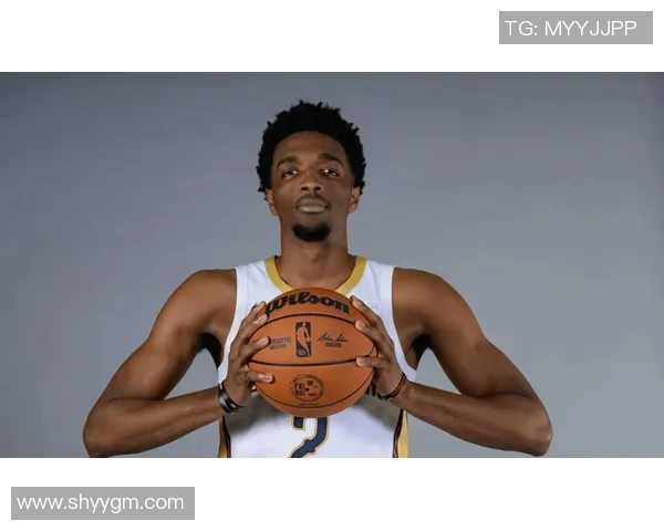 赫伯特琼斯的篮球之路与职业生涯的辉煌成就解析